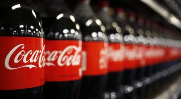 Nga sot Kosova i vë taksë 100 për qind Coca Cola’s që hyn nga Serbia