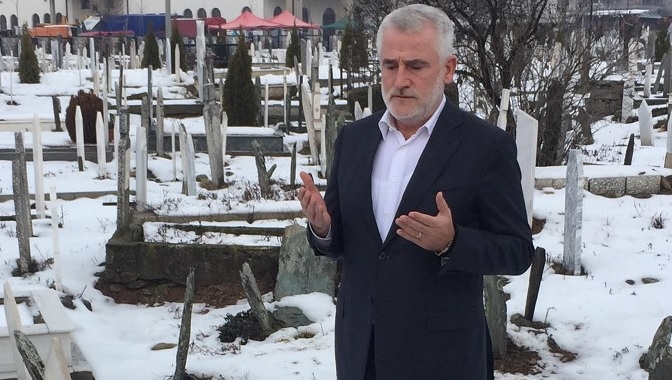 Menduh Thaçi përkujton ditëlindjen e Arbën Xhaferit