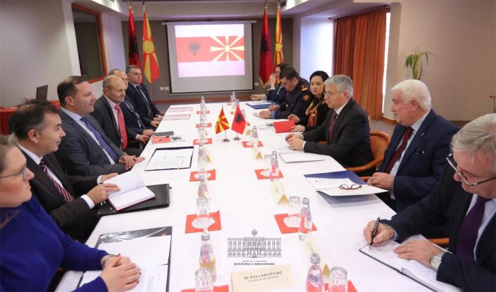 Maqedonia dhe Shqipëria vetëm një kontroll në kufi nga 1 prilli