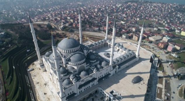 Së shpejti hapet xhamia më e madhe në Turqi – ja pamjet (FOTO/VIDEO)