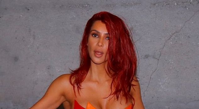 Kim Kardashian këtë herë ‘vishet’ në zjarr