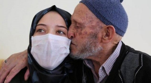 Gjyshi i dhuron veshkën mbesës 17-vjeçare