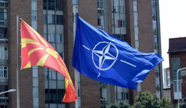 Nesër, flamuri i NATO-s para ndërtesës së Qeverisë së Shkupit