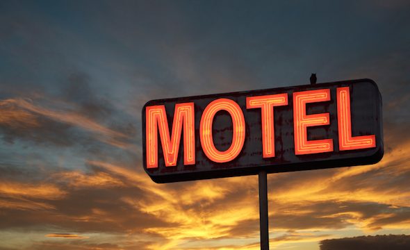 Ndodh në Kosovë: 74 vjeçari vdiq në motel pas seksit me 22 vjeçaren (VIDEO)