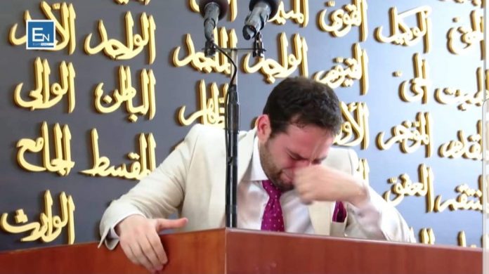 Qanë Elvis Naçi duke ligjeruar në Xhami, cfarë e detyroi hoxhën të përlotet? (VIDEO)
