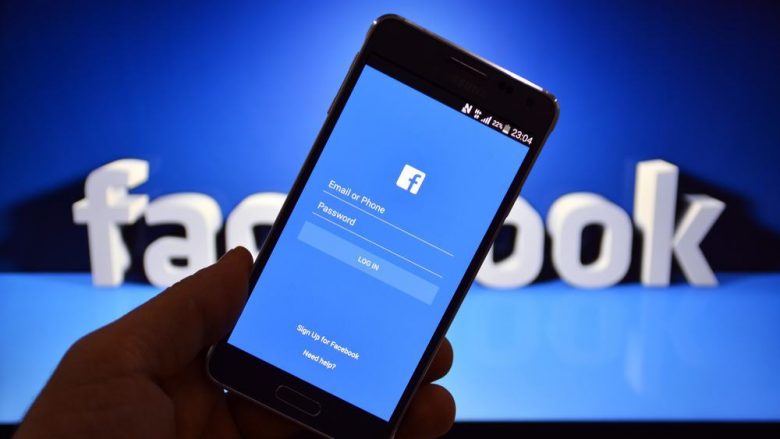 Facebook muajin e kaluar ka fshirë 212 profile nga Maqedonia dhe Kosova