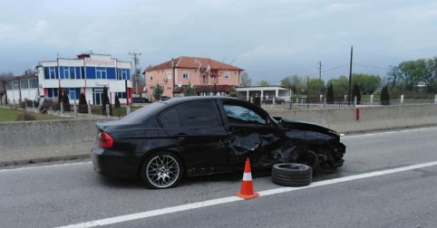 Sërish aksident në rrugën Gostivar-Tetovë, lëndohen tre persona (Foto)