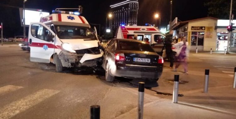 Shkup, Ndihma e Shpejtë përplaset me një Audi, lëndohet një vajzë