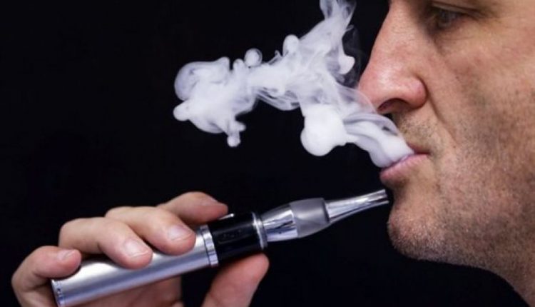 Franca planifikon të ndalojë cigaret elektronike njëpërdorimshme