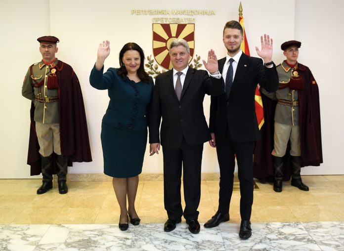 Ivanov largohet nga Presidenca: Pozitat vijnë e shkojnë, njerëzorja ngelet