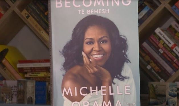 Autobiografia e Michelle Obama, libri me mbi 10 milionë kopje