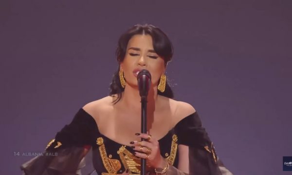 Performanca e plotë ‘live’ e Jonidës që e kualifikoi Shqipërinë në finalen e Eurovision