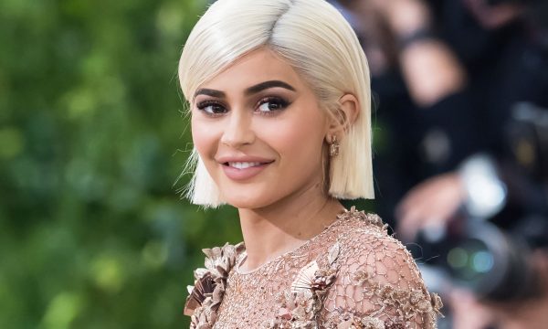 Probleme për Kylie Jenner, akuzohet për mashtrim