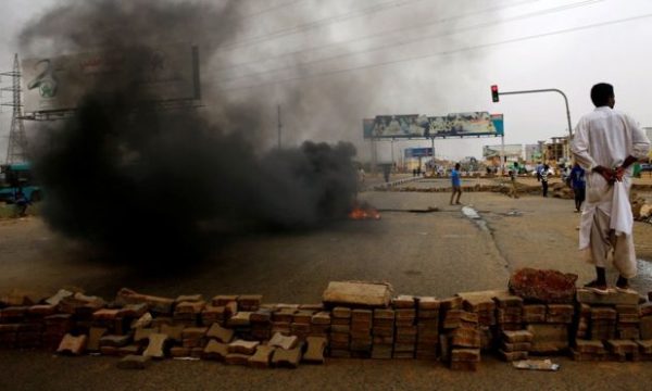 Shkon në 100 numri i të vrarëve në protestën e Sudanit