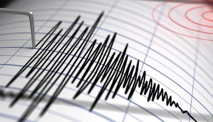 Indonezia goditet nga një tërmet 7.7 ballë
