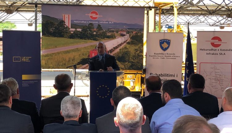 ​Haradinaj kërkon linjë hekurudhore Prishtinë-Durrës