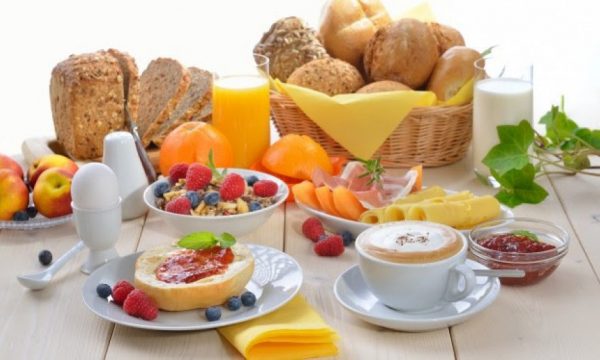 Ushqimet më të mira për mëngjes, që të humbni peshë