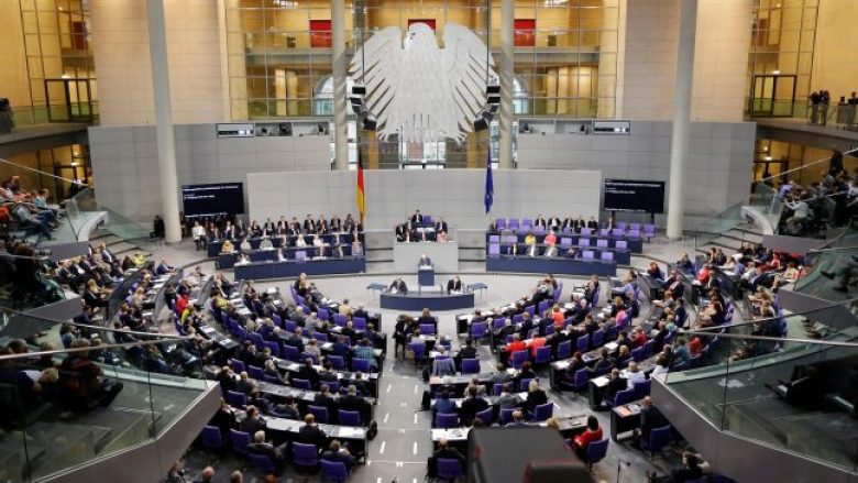 Bundestagu më 26 shtator do të japë dritë të gjelbër për bisedimet me BE-në