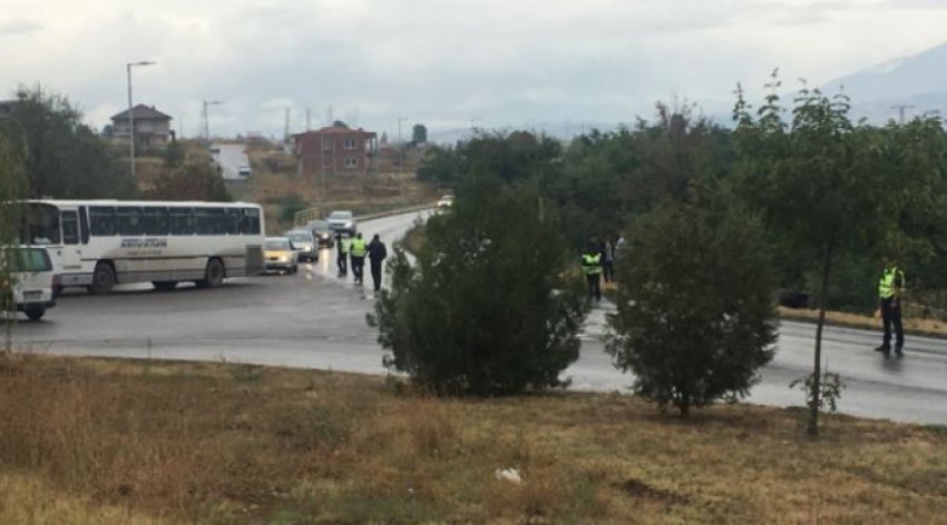 Përmbyset një autobus në Koçan, gjashtë persona të lënduar