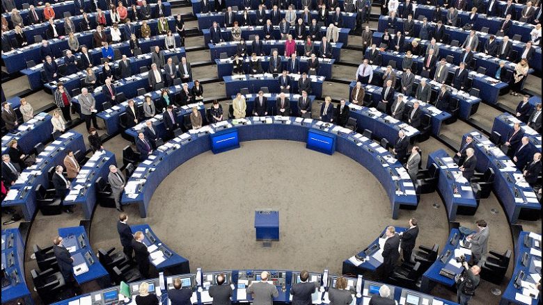 Propozohen 17 amendamente për negociatat për Maqedoninë e Veriut dhe Shqipërinë
