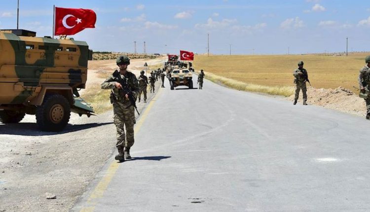 Turqia përgatitet për të pushtuar Kobanin, Damasku dërgon trupa në mbështetje të kurdëve