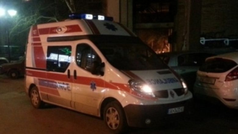 Kolonë e gjatë me automjete, ndihma e Maqedonisë nisi drejt Shqipërisë