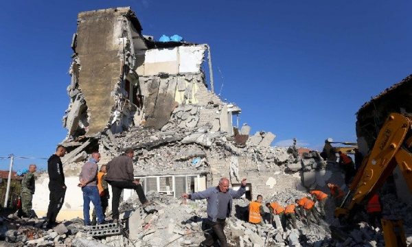 Konfirmohen zyrtarisht 51 viktima nga tërmeti, emrat e personave që humbën jetën nën rrënoja