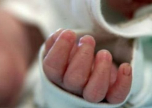 “Mos i ndikoi vaksina”, dëshmitarja tregon si e gjeti nëna pa jetë foshnjen 3 muajshe