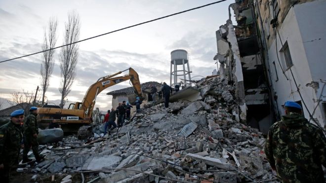 Pas tërmetit të mbrëmshëm, edhe 7 tërmete të tjera goditën Shqipërinë