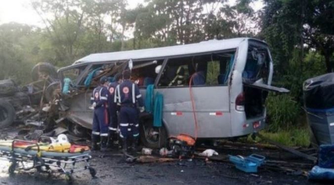 Tronditet bota e sportit, aksidenti me autobus i merr jetën 8 futbollistëve