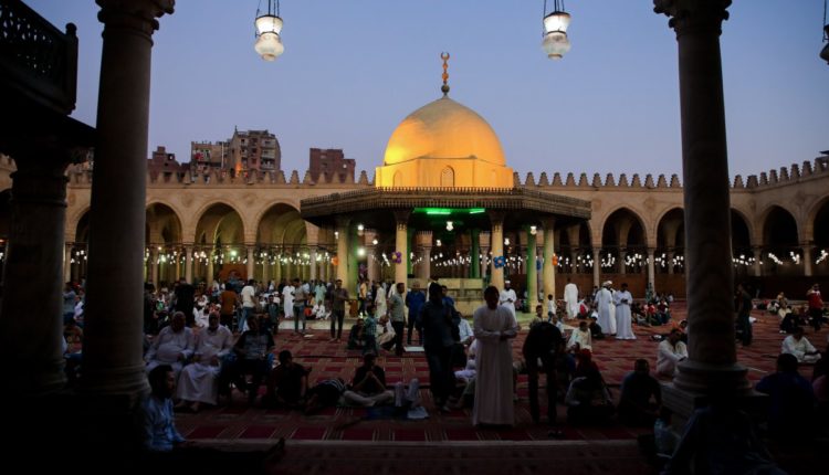 Egjipti do t’i ndalojë tubimet fetare gjatë Ramazanit për shkak të koronavirusit