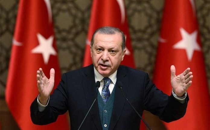 Erdogan: Izolim i detyrueshëm për personat nën 20 vjeç