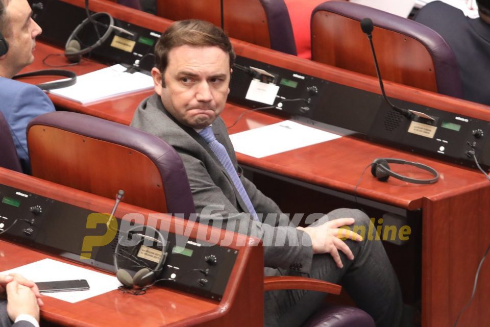 Osmani paralajmëron uljen e kohëzgjatjes së orës policore në Maqedoni