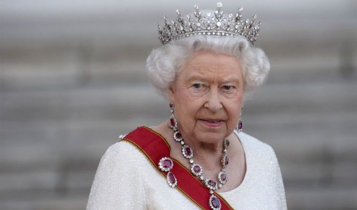Pas 68 vite udhëheqje, Mbretëresha e Anglisë jep lajmin e papritur