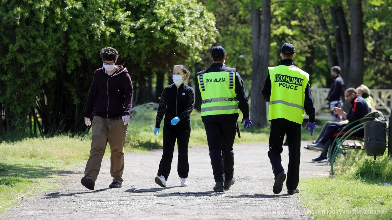 Policia e Maqedonisë do të përforcojë kontrollet për mbajtjen e maskave