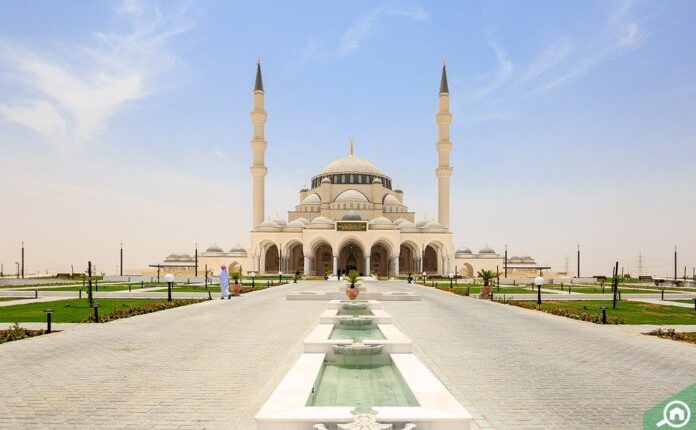Mërgimtari shqiptar nga Zvicra dhuron 10.000 euro për ndërtimin e xhamisë në vendlindjen e tij