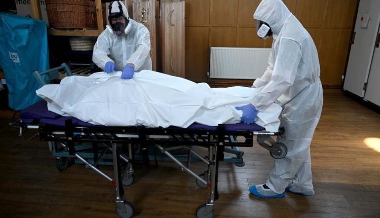 Gjatë pandemisë në Britani të Madhe kanë vdekur rreth 64.000 persona më shumë