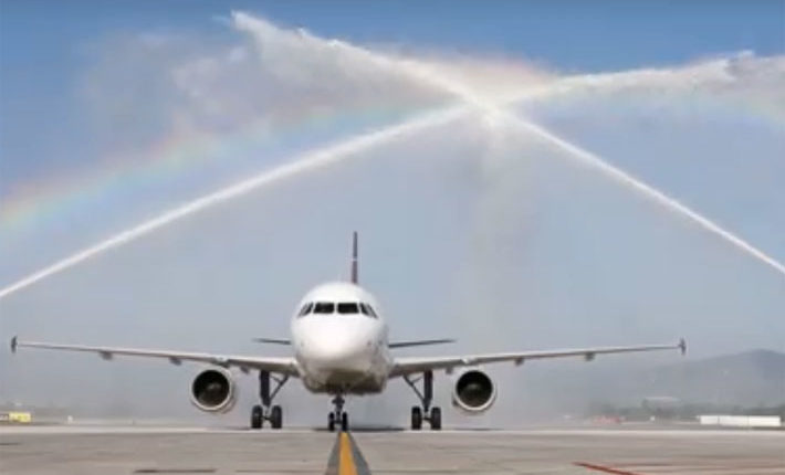 Arrijnë pasagjerët e parë në Aeroportin e Shkupit pas 3,5 muajsh, për sot janë planifikuar 28 fluturime