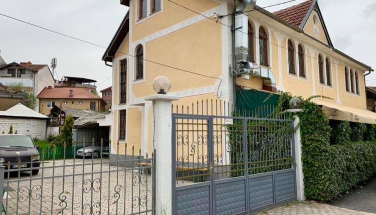 Koronavirusi i mbyll tetë xhami në Kërçovë