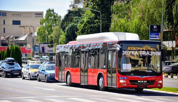 Transporti publik nesër do të qarkullojë sipas orarit të së dielës