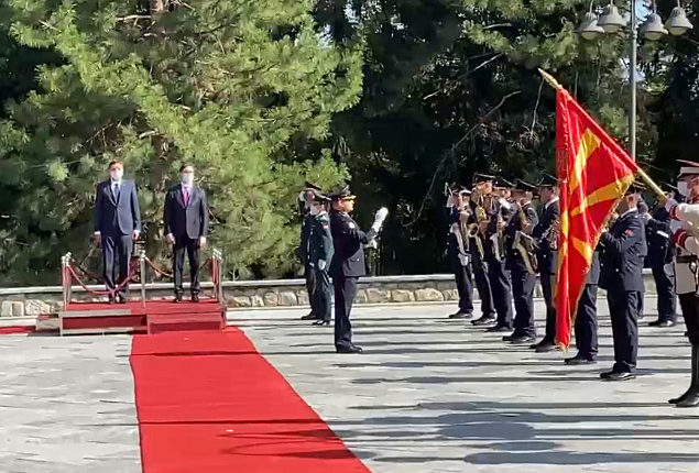 Pahor u prit në vilën “Vodno” me nderimet më të larta shtetërore dhe ushtarake