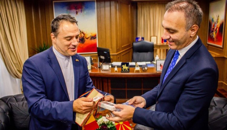 Grubi priti ambasadorin e Rumanisë Stanila: U bënë avancime historike në Maqedoni të Veriut