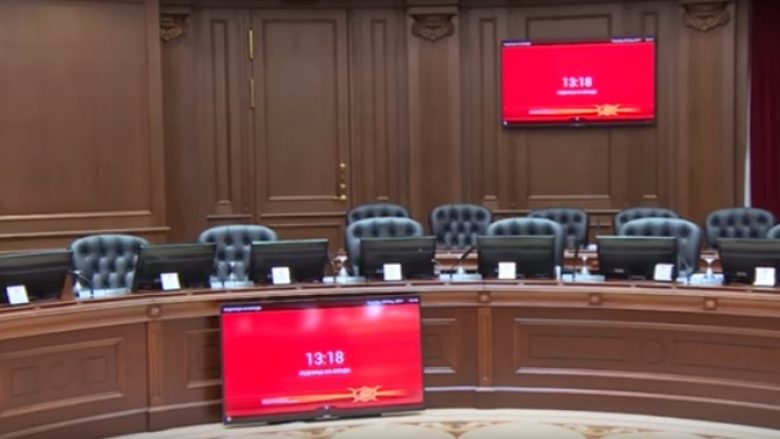 Komisioni për Sëmundje Ngjitëse propozon masa shtesë për kufizime, Qeveria e Maqedonisë do të vendos sonte