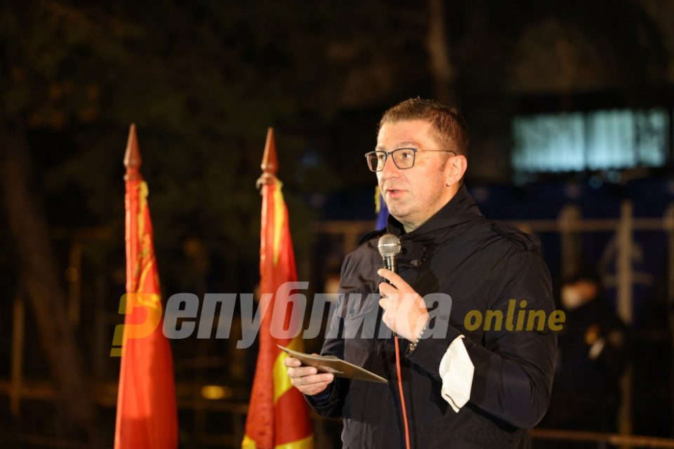 Mickoski: Pushteti të ndal terrorin mbi njerëzit që mendojnë ndryshe