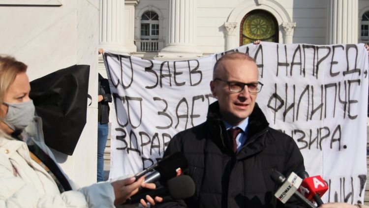 VMRO-ja kërkon dorëheqjen e Zaevit
