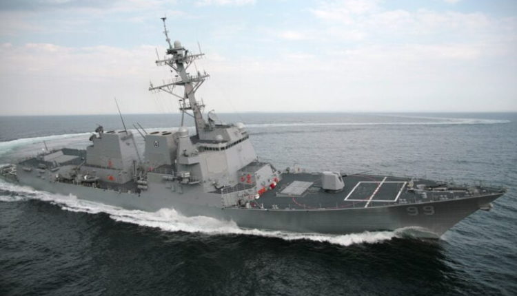 Moska thotë se ka detyruar largimin e një anije ushtarake amerikane nga ujërat ruse