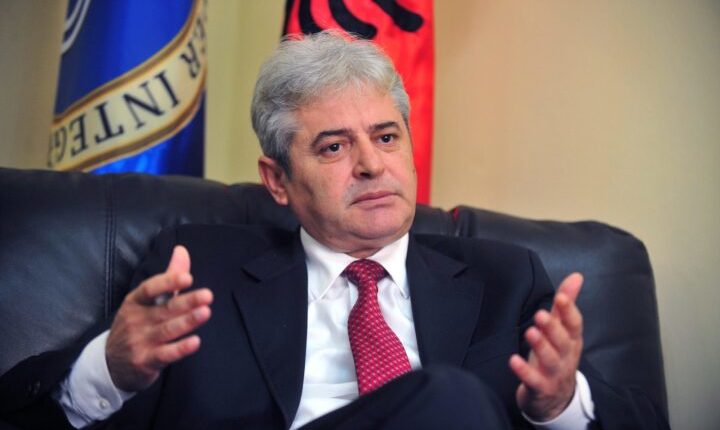 AHMETI: Të solidarizohemi edhe financiarisht me mbrojtjen e UÇK-së në procesin gjyqësor