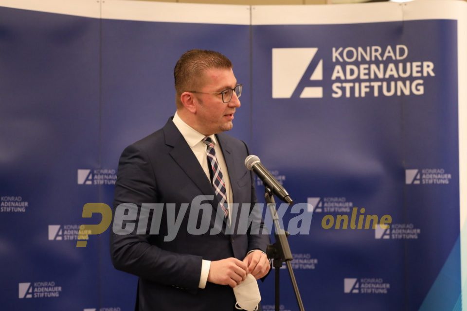 Na duhet një qeveri e shpëtimit kombëtar dhe dorëheqja e Zaevit