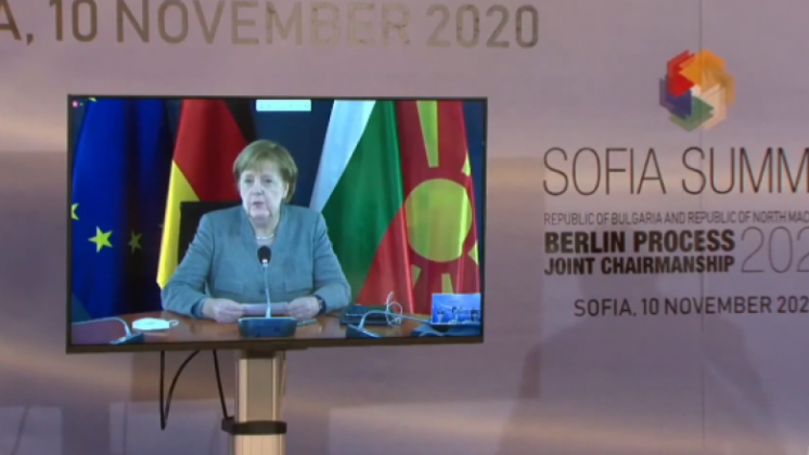 Merkel ju drejtohet Zaevit dhe Borissovit: Duhet të pajtoheni njëri me tjetrin (Video)