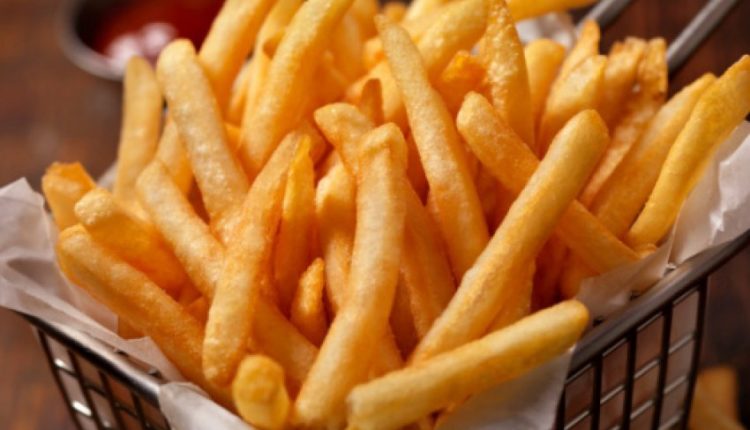 Kujdes kur hani shumë patate të skuqura, trupit tuaj i ndodhin këto probleme